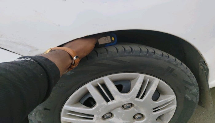 2011 Hyundai Santro Xing GL, CNG, Manual, 1,25,674 km, tyre