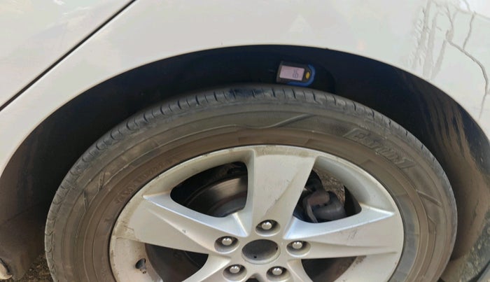 2012 Hyundai New Elantra 1.6 SX AT DIESEL, Diesel, Automatic, 1,45,573 km, tyre