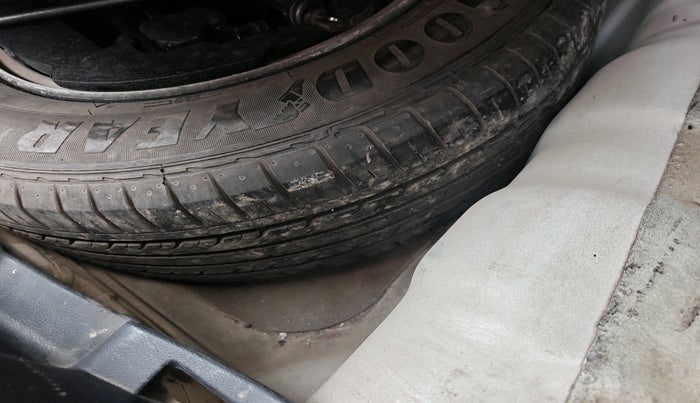 2012 Hyundai New Elantra 1.6 SX AT DIESEL, Diesel, Automatic, 1,45,573 km, tyre