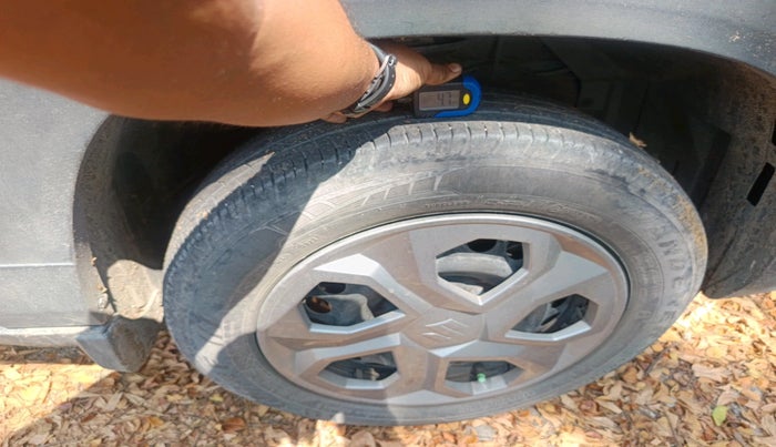 2023 Maruti BREZZA LXI, Petrol, Manual, 27,307 km, tyre