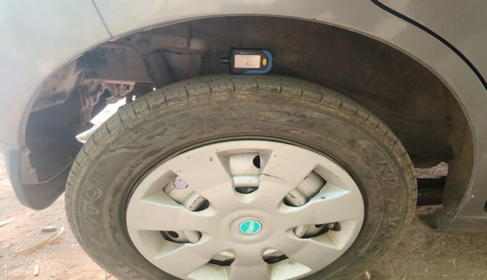 2013 Maruti Wagon R 1.0 LXI, Petrol, Manual, 85,276 km, tyre