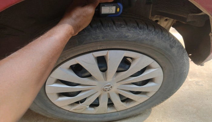 2013 Toyota Etios Liva G, Petrol, Manual, 78,554 km, tyre