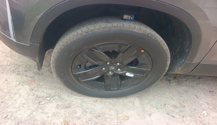 2024 Tata Harrier Fearless Plus AT, Diesel, Automatic, 10,738 km, tyre