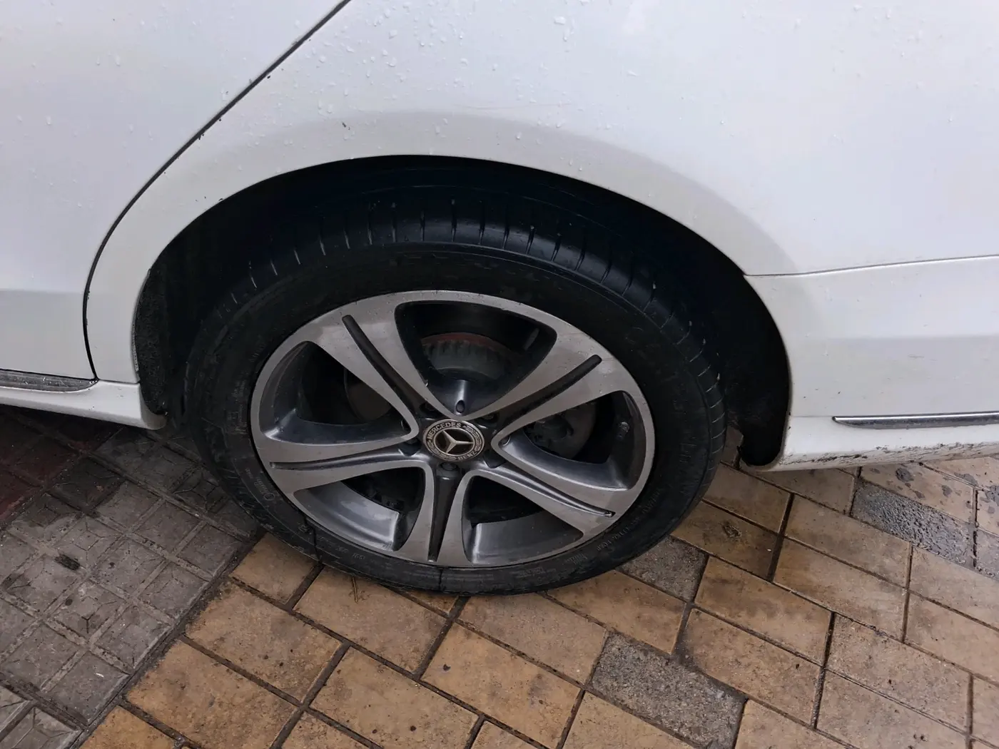 2014 Mercedes Benz C Class C 200 AVANTGARDE, Petrol, Automatic, 38,632 km, tyre
