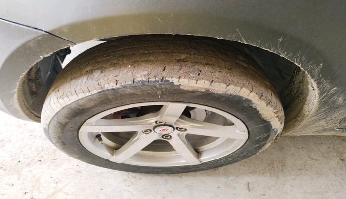 2011 Maruti Swift VXI, Petrol, Manual, 1,59,054 km, tyre