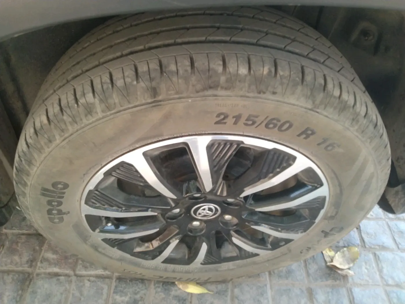 2022 Toyota URBAN CRUISER PREMIUM GRADE AT, Petrol, Automatic, 37,085 km, tyre