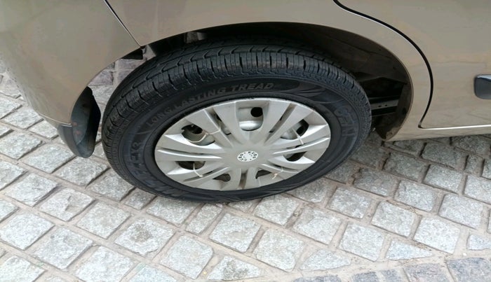 2013 Maruti Wagon R 1.0 LXI, Petrol, Manual, 52,926 km, tyre