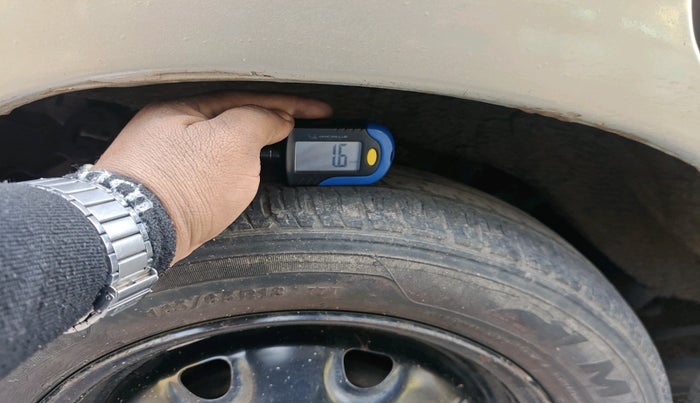 2011 Maruti Zen Estilo VXI, Petrol, Manual, 76,825 km, tyre