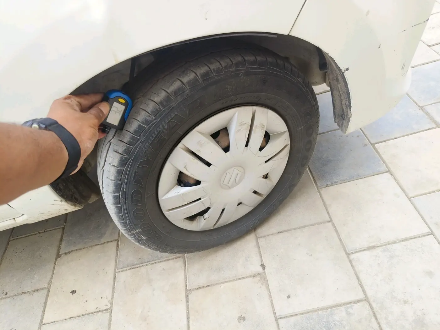2017 Maruti Alto 800 LXI, Petrol, Manual, 44,716 km, tyre
