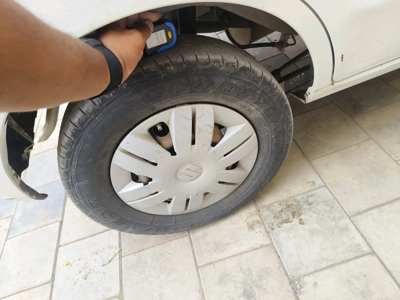 2017 Maruti Alto 800 LXI, Petrol, Manual, 44,716 km, tyre