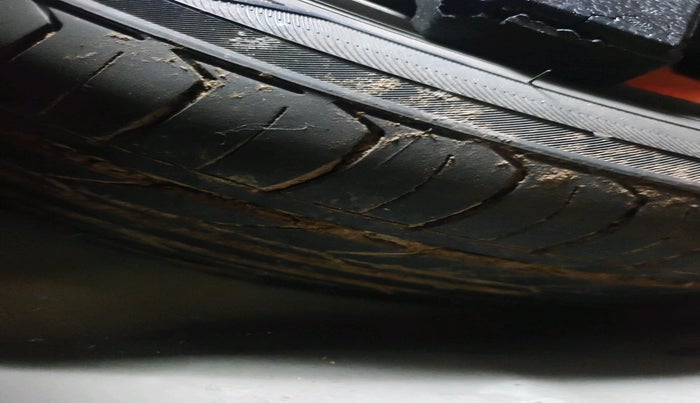 2015 Maruti Celerio VXI, Petrol, Manual, 66,382 km, tyre