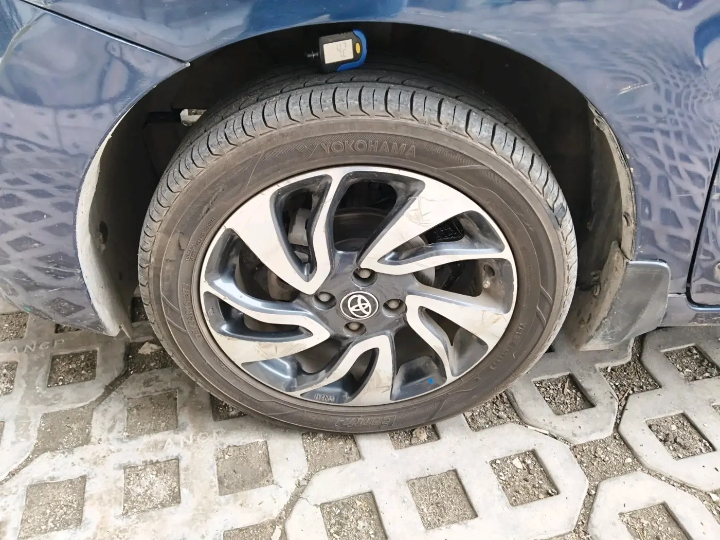 2019 Toyota Glanza V, Petrol, Manual, 83,381 km, tyre
