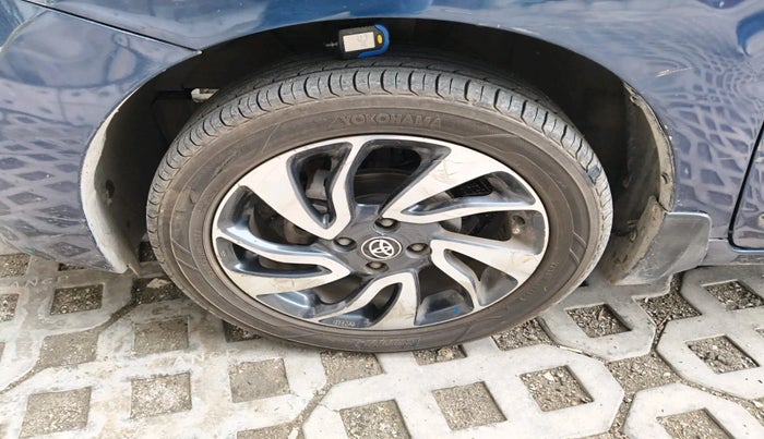 2019 Toyota Glanza V, Petrol, Manual, 83,381 km, tyre