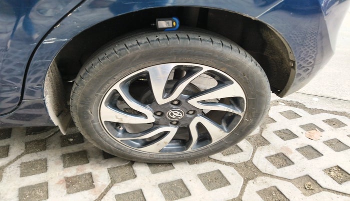 2019 Toyota Glanza V, Petrol, Manual, 83,381 km, tyre