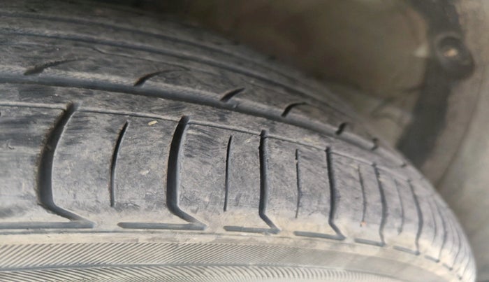 2017 Hyundai Verna 1.6 SX (O) CRDI MT, Diesel, Manual, 1,10,409 km, tyre