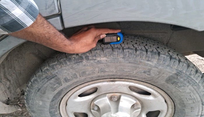 2012 Tata Safari 4X2 LX DICOR, Diesel, Manual, 1,05,943 km, tyre