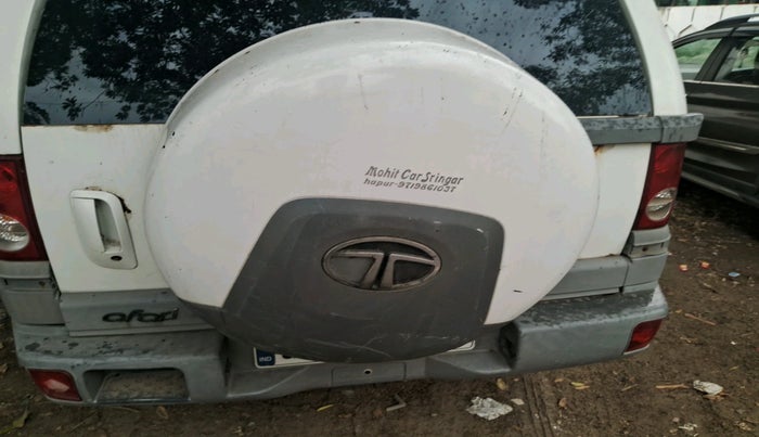 2012 Tata Safari 4X2 LX DICOR, Diesel, Manual, 1,05,943 km, tyre