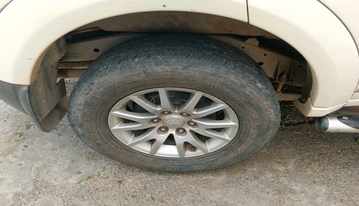 2016 Mitsubishi Pajero Sport 2.5 AT 4X2, Diesel, Automatic, 1,29,622 km, tyre