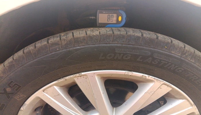 2014 Volkswagen Polo HIGHLINE DIESEL, Diesel, Manual, 1,05,327 km, tyre