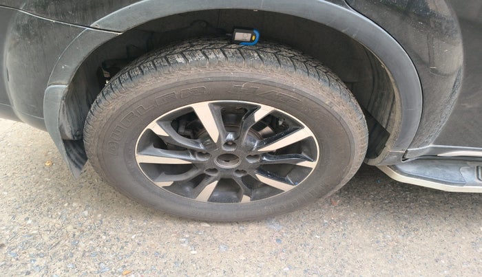 2018 Mahindra XUV500 W11 AT, Diesel, Automatic, 82,221 km, tyre