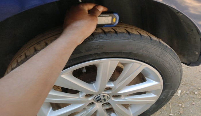 2013 Volkswagen Polo HIGHLINE1.2L, Petrol, Manual, 75,183 km, tyre