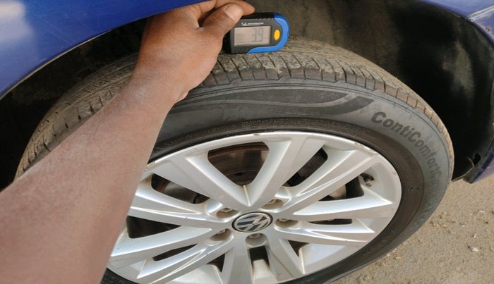 2013 Volkswagen Polo HIGHLINE1.2L, Petrol, Manual, 75,183 km, tyre