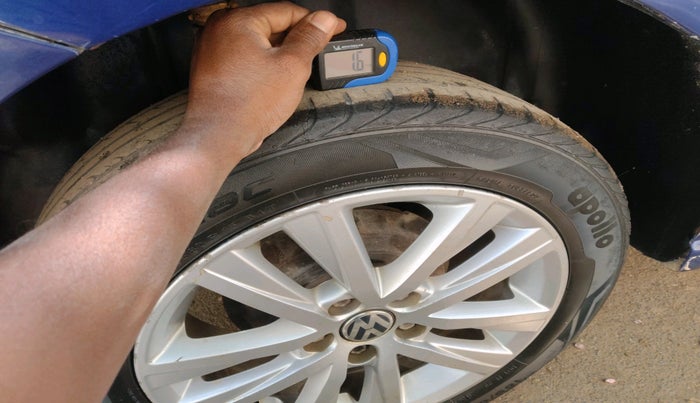 2013 Volkswagen Polo HIGHLINE1.2L, Petrol, Manual, 75,183 km, tyre