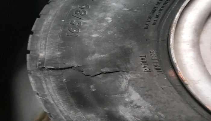 2020 Maruti Swift LXI, Petrol, Manual, 39,202 km, tyre