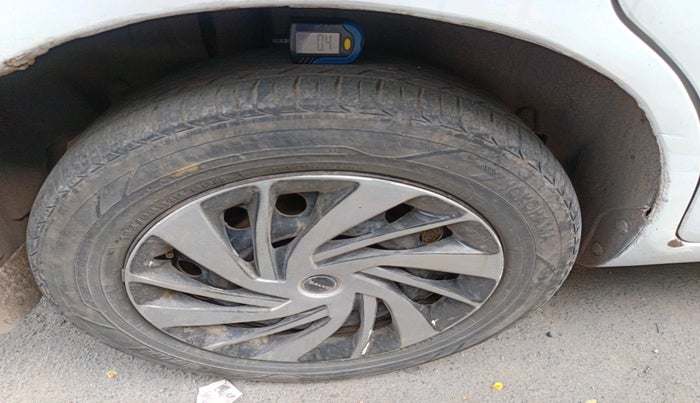 2013 Maruti Ertiga VXI CNG, CNG, Manual, 1,52,182 km, tyre