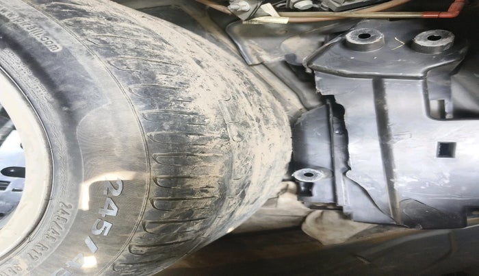 2013 Mercedes Benz E Class E 250 CDI AVANTGARDE, Diesel, Automatic, 1,05,383 km, tyre