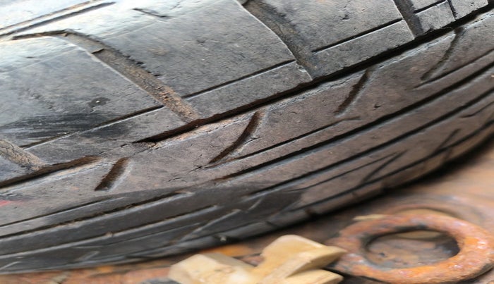 2012 Hyundai Verna FLUIDIC 1.6 VTVT, Petrol, Manual, 1,50,052 km, tyre