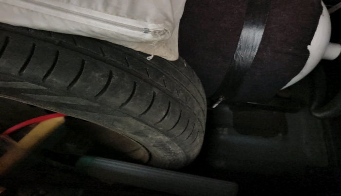 2015 Hyundai Grand i10 SPORTZ 1.2 KAPPA VTVT, CNG, Manual, 73,786 km, tyre