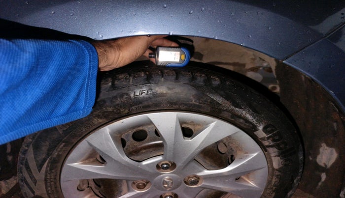 2015 Hyundai Grand i10 SPORTZ 1.2 KAPPA VTVT, CNG, Manual, 73,786 km, tyre