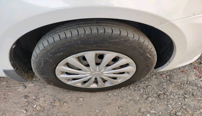 2015 Maruti Swift Dzire VDI, Diesel, Manual, 1,41,554 km, tyre