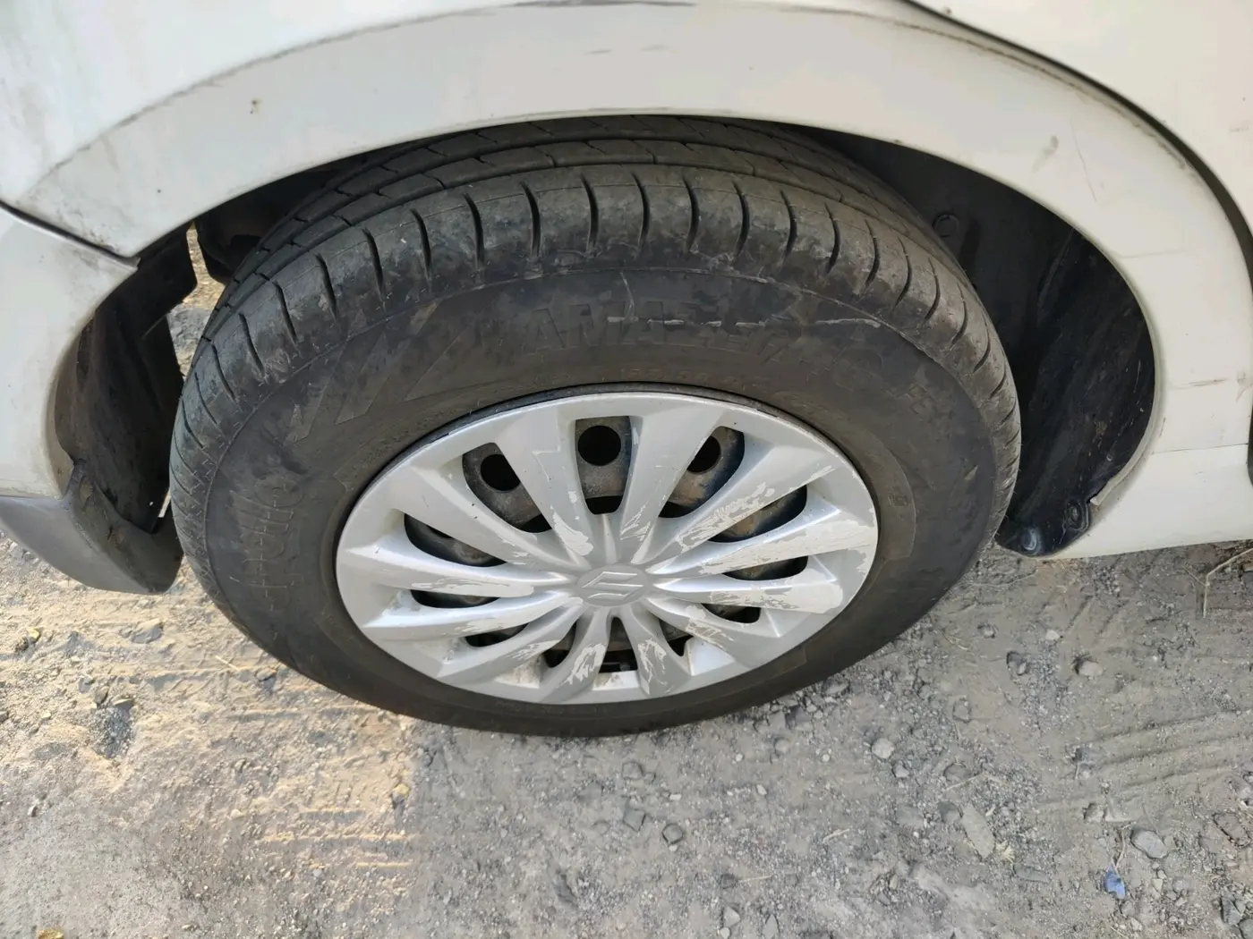2015 Maruti Swift Dzire VDI, Diesel, Manual, 1,41,554 km, tyre