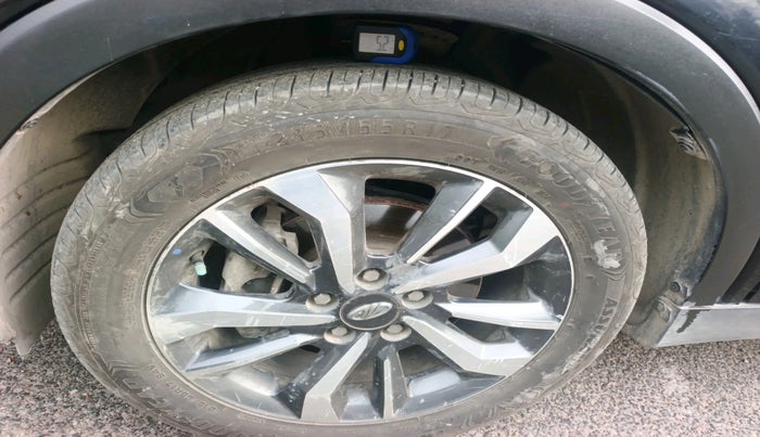 2020 Mahindra XUV300 W8 (O) 1.2 PETROL, Petrol, Manual, 52,581 km, tyre