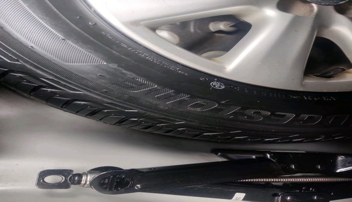 2012 Toyota Corolla Altis VL AT PETROL, Petrol, Automatic, 80,780 km, tyre