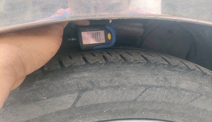 2012 Toyota Corolla Altis VL AT PETROL, Petrol, Automatic, 80,780 km, tyre