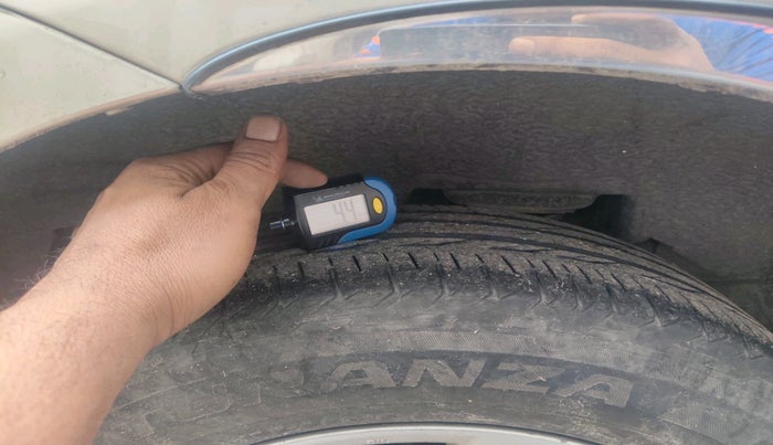 2012 Toyota Corolla Altis VL AT PETROL, Petrol, Automatic, 80,780 km, tyre