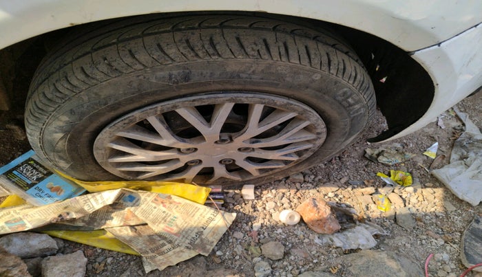 2011 Ford Figo ZXI 1.4 DIESEL, Diesel, Manual, 99,999 km, tyre