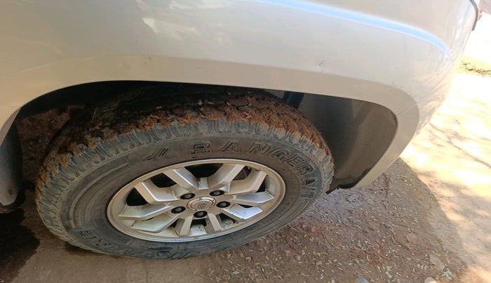 2017 Mahindra TUV300 T8, Diesel, Manual, 1,10,935 km, tyre