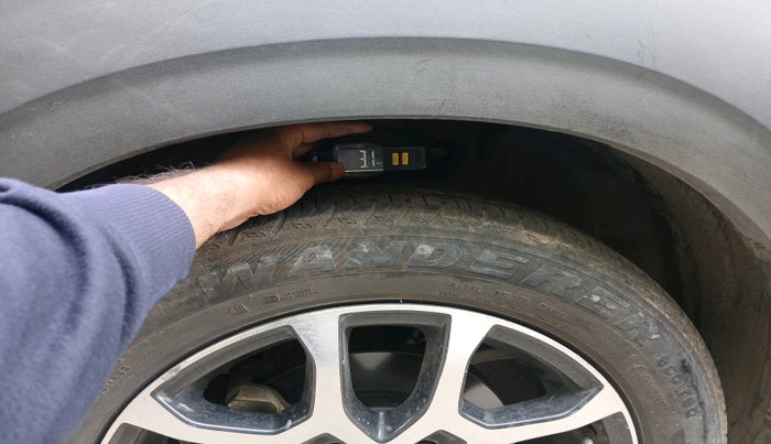 2022 Maruti XL6 ALPHA PLUS AT, Petrol, Automatic, 73,634 km, tyre