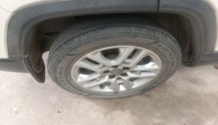 2017 Jeep Compass LIMITED 2.0 DIESEL, Diesel, Manual, 1,06,557 km, tyre