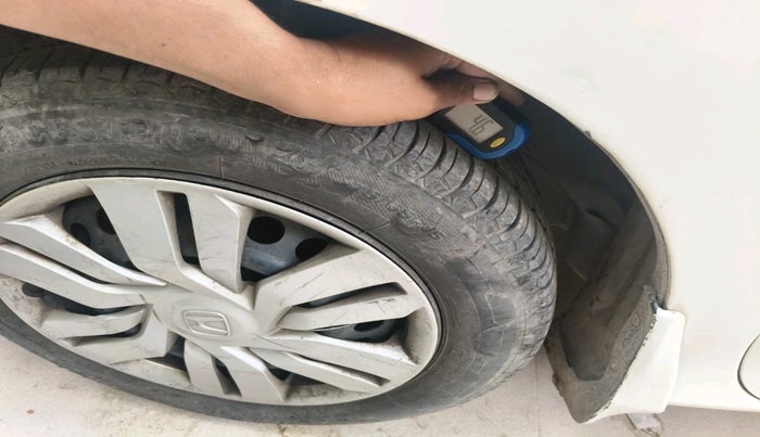 2014 Honda City 1.5L I-VTEC SV, Petrol, Manual, 1,46,943 km, tyre