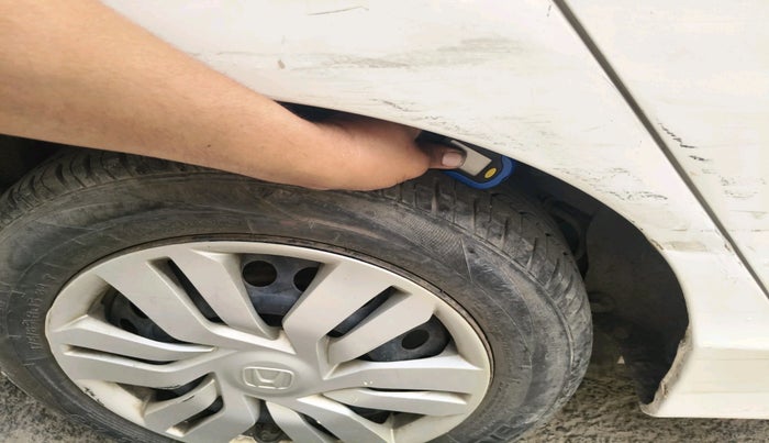 2014 Honda City 1.5L I-VTEC SV, Petrol, Manual, 1,46,943 km, tyre