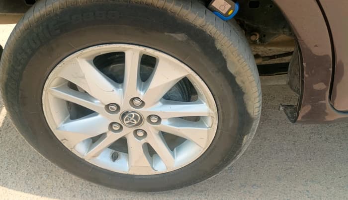 2018 Toyota Innova Crysta 2.4 GX 8 STR, Diesel, Manual, 1,77,932 km, tyre