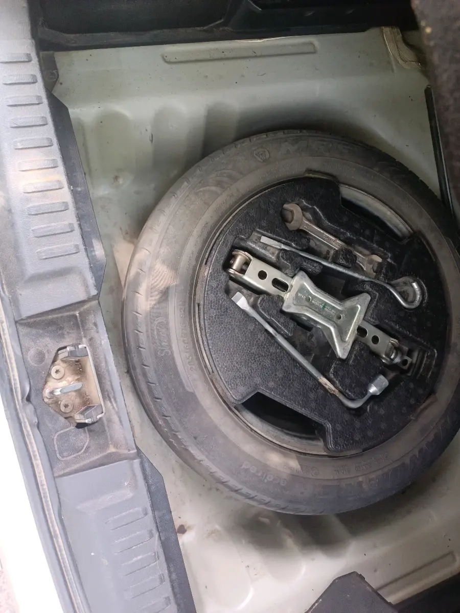 2019 Maruti Vitara Brezza VDI, Diesel, Manual, 1,44,584 km, tyre