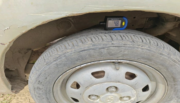 2010 Hyundai Santro Xing GL, CNG, Manual, 1,58,560 km, tyre