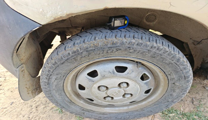 2010 Hyundai Santro Xing GL, CNG, Manual, 1,58,560 km, tyre