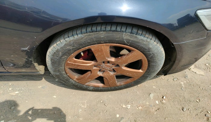 2014 Audi A6 35 TDI PREMIUM PLUS, Diesel, Manual, 1,31,866 km, tyre